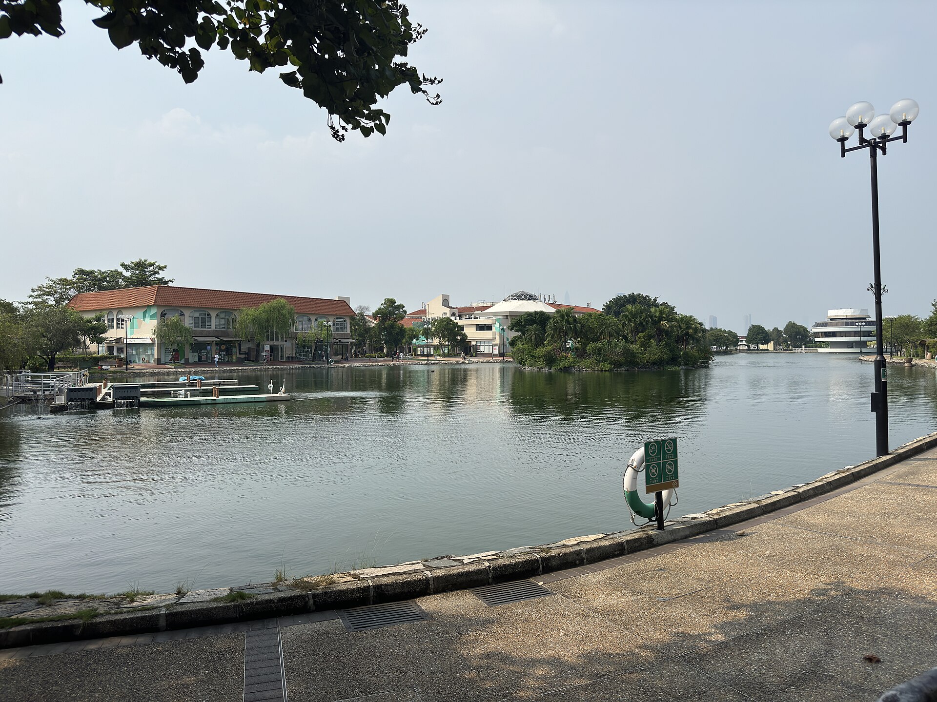 Lakeside paths — Danube Park, Novi Sad