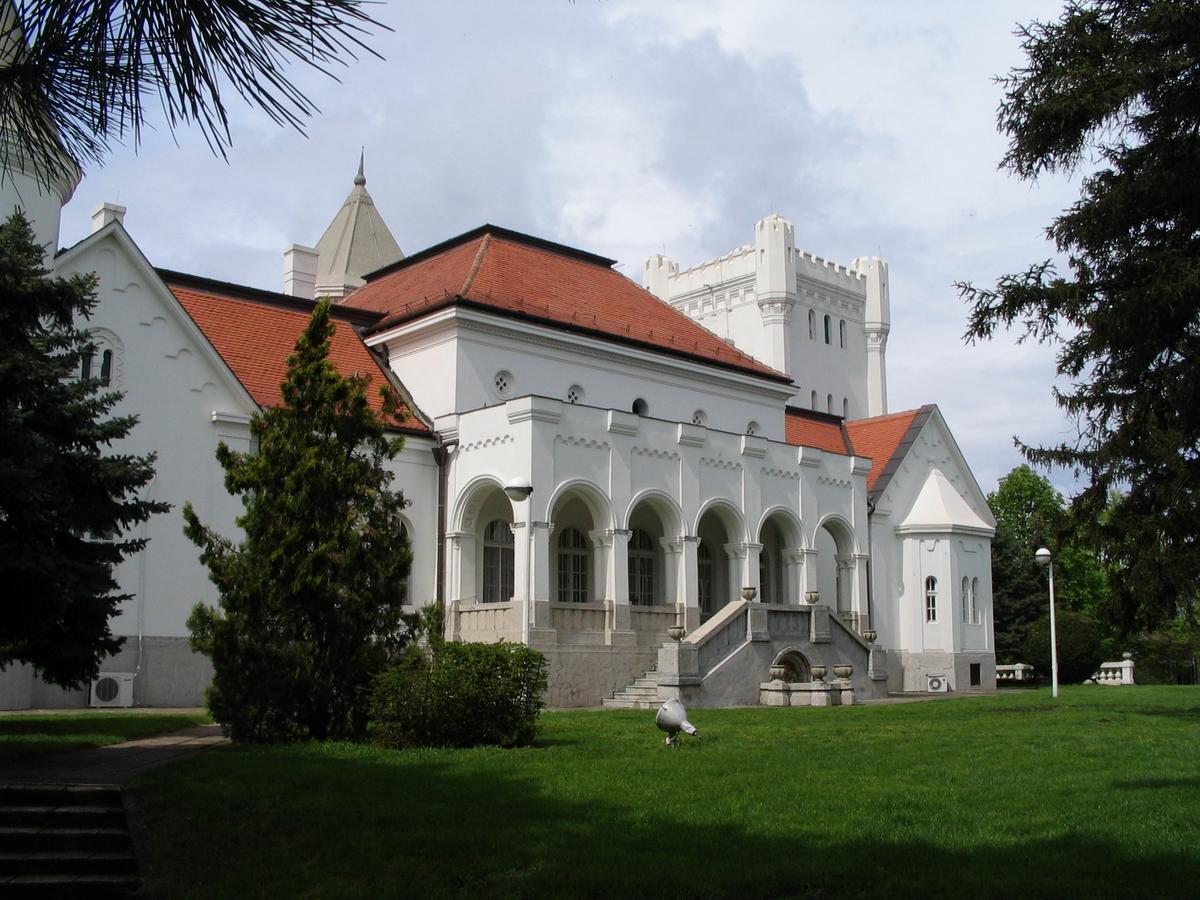 Fantast park and approach grounds — Fantast Castle, Bečej