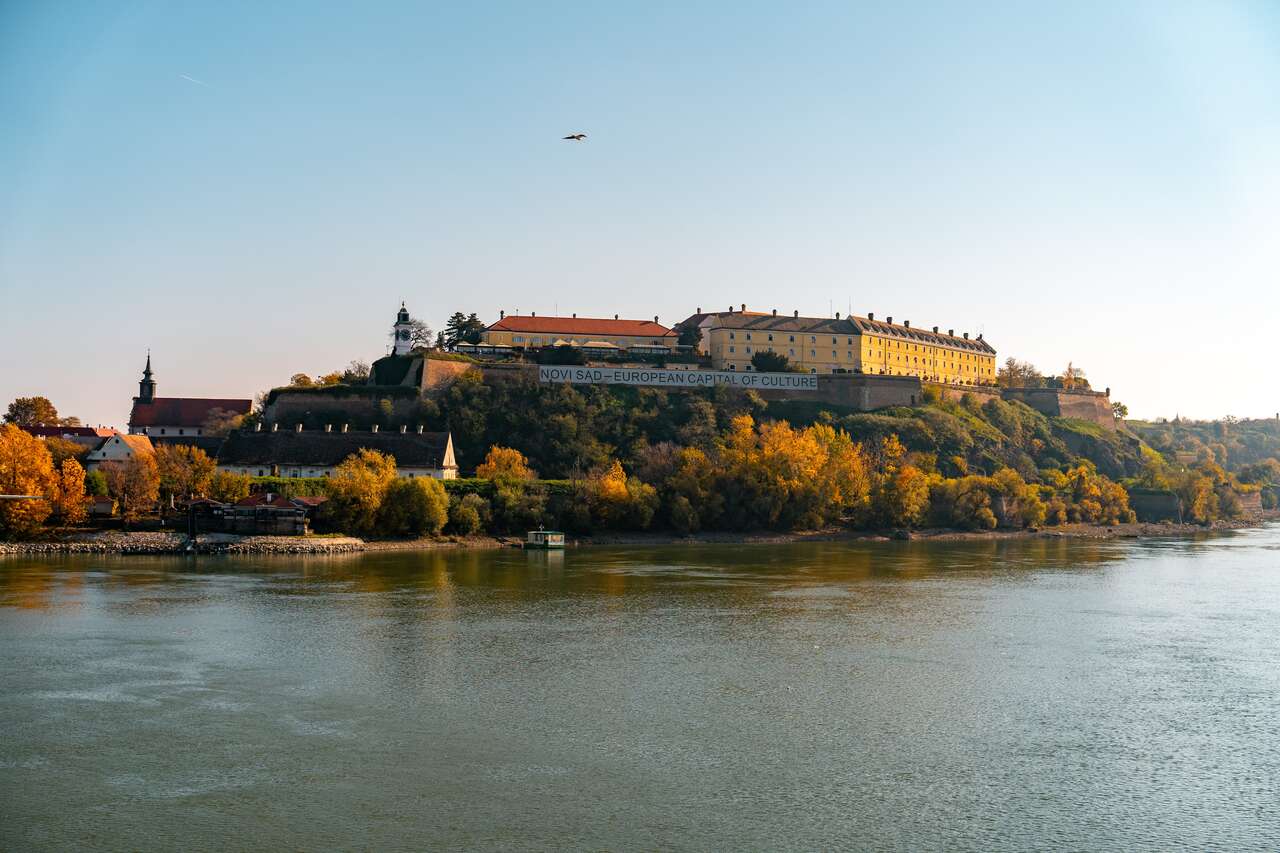 Novi Beograd Travel Guide — Genex