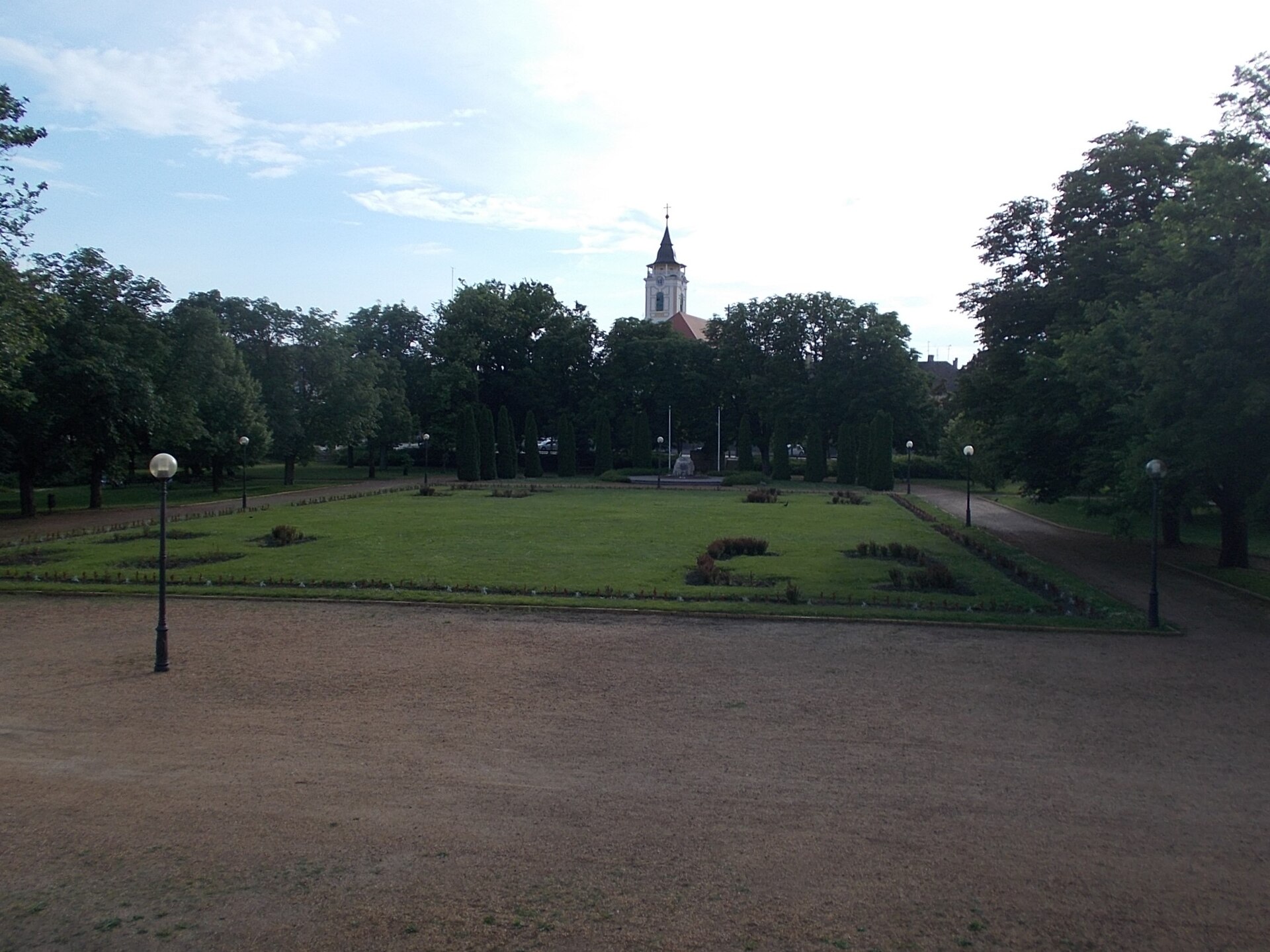 Shaded walking path in Kalemegdan park