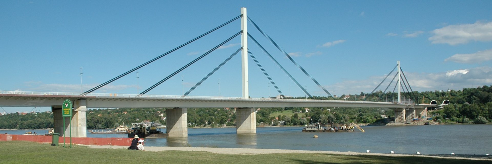 Liberty Bridge approach — Kamenica Park, Novi Sad