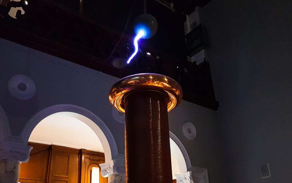 Nikola Tesla Museum — Kathedrale des hl. Sava, Belgrade