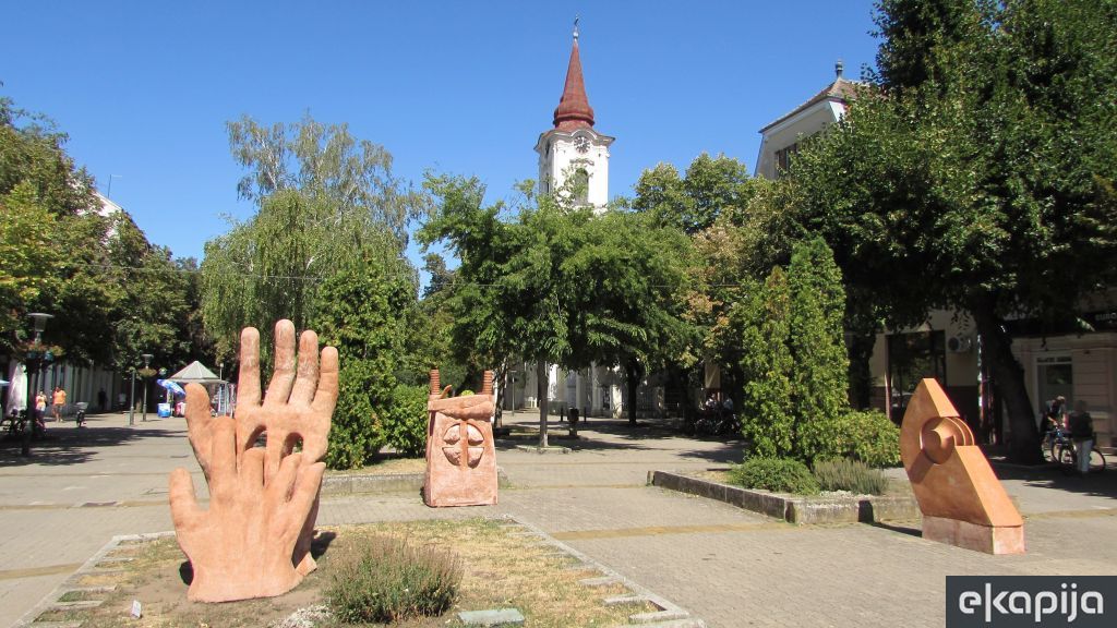 Trg srpskih dobrovoljaca and central Kikinda — Kikinda, Vojvodina