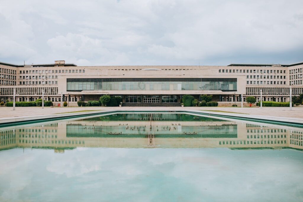 Palata Srbije — Palast Serbiens, Novi Beograd