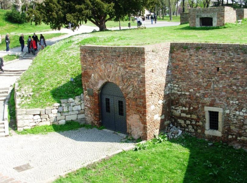 Kalemegdan Park — Römische Quelle, Kalemegdan, Belgrade