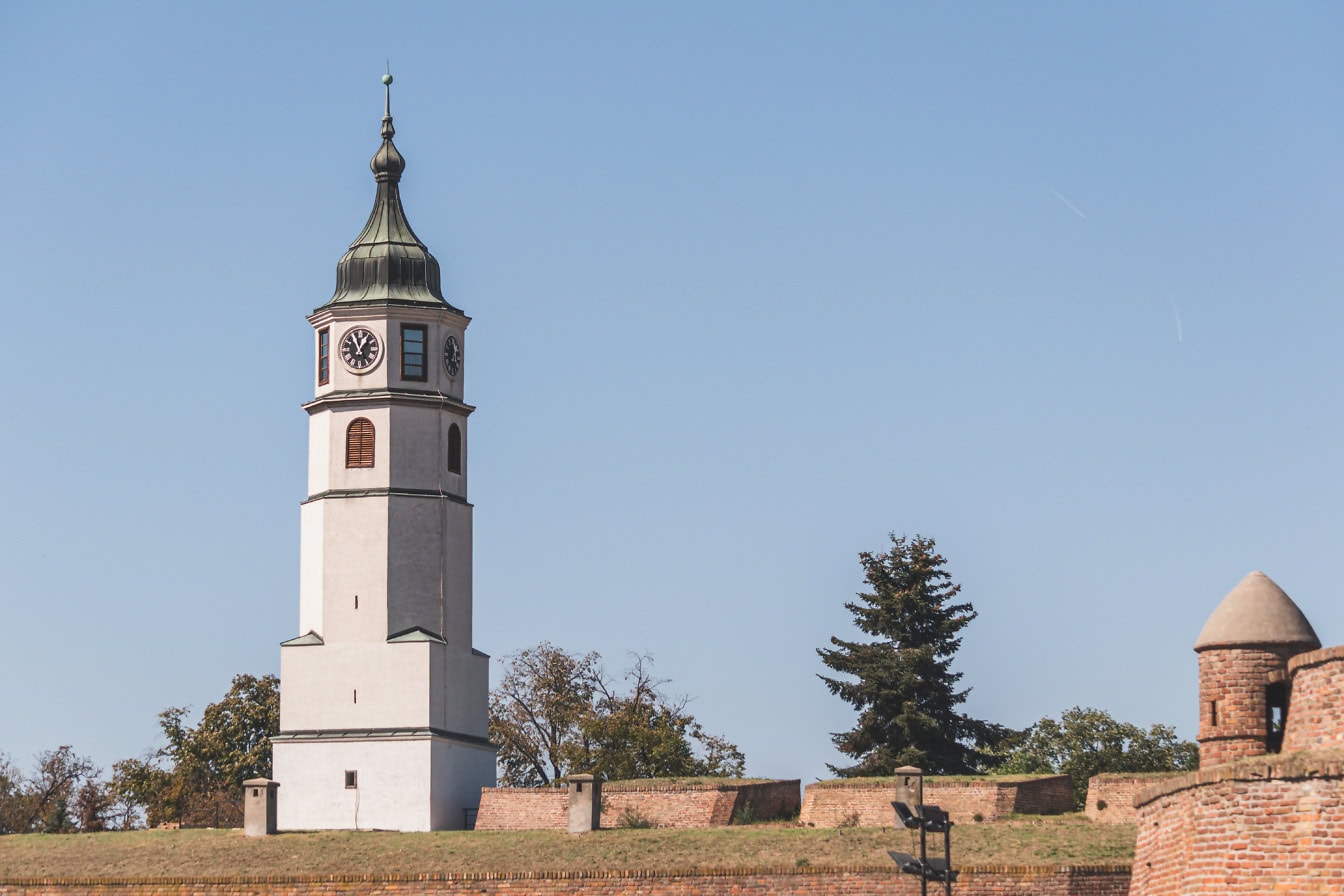 Sahat-Uhrenturm — Rosenkirche, Kalemegdan