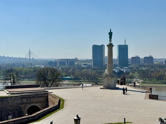 Pobednik Monument — Sahat