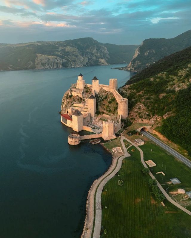 Which Visitor Zone Should You Choose Golubac Fortress?, Golubac Fortress