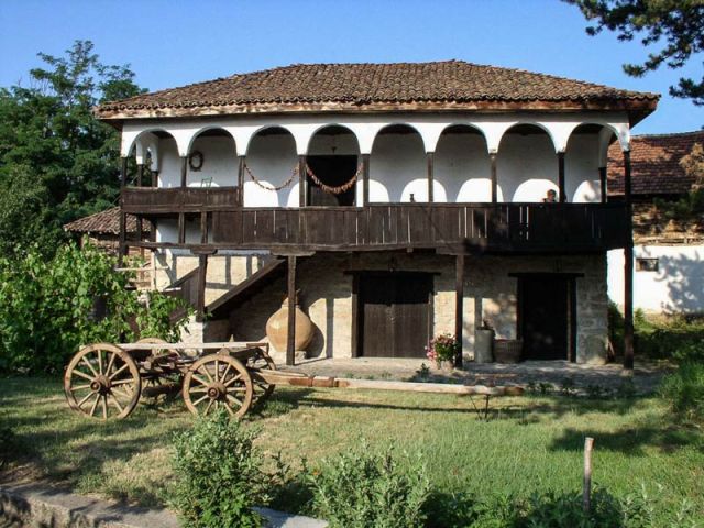 Ravna old school and lapidarium