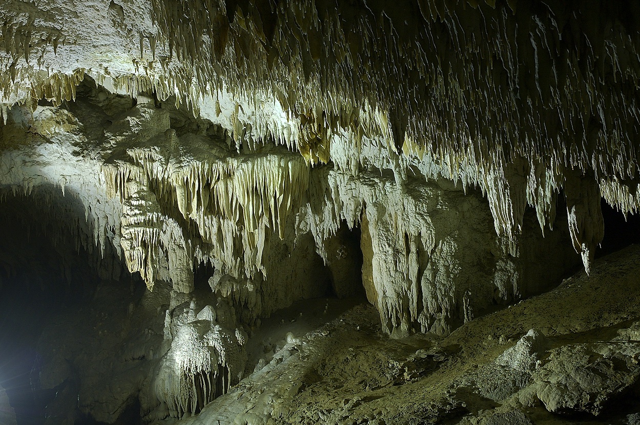 Rajko’s Cave, Majdanpek | Guided Chambers and Cave Formations
