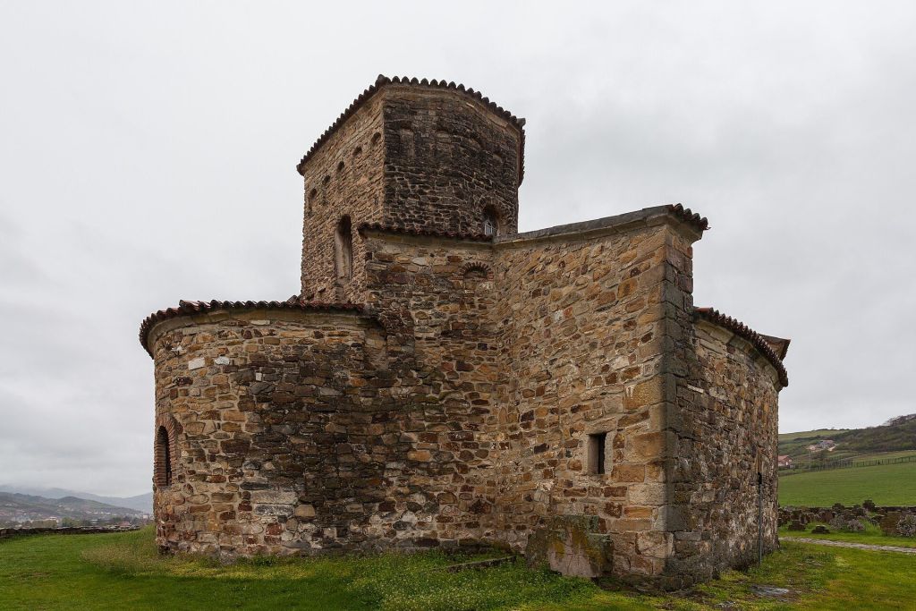 500px-Iglesia_de_San_Pedro%2C_Novi_Pazar%2C_Serbia%2C_2014-04-15%2C_DD_06.JPG