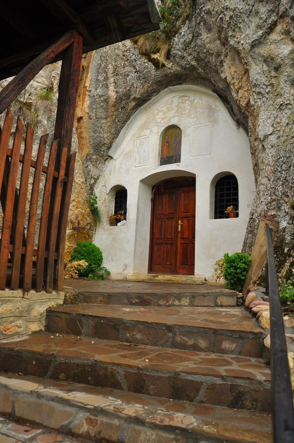 Cave Church Sts. Peter Paul, Rsovci, Pirot