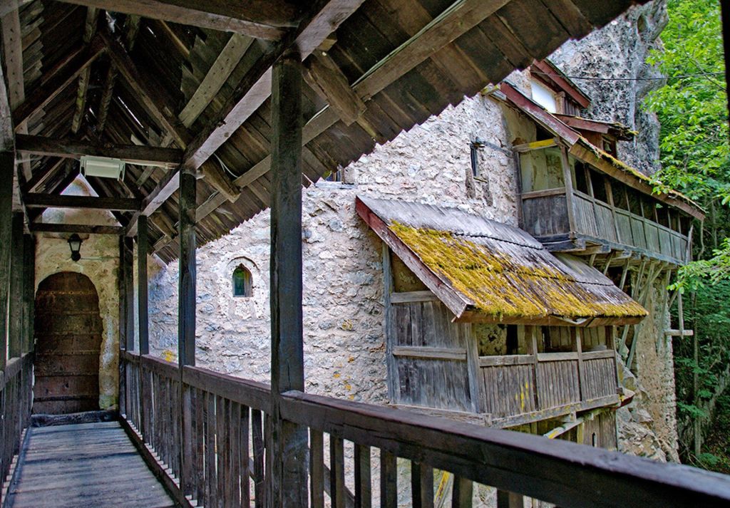 Cave Church Crna Reka, Crna Reka, Tutin