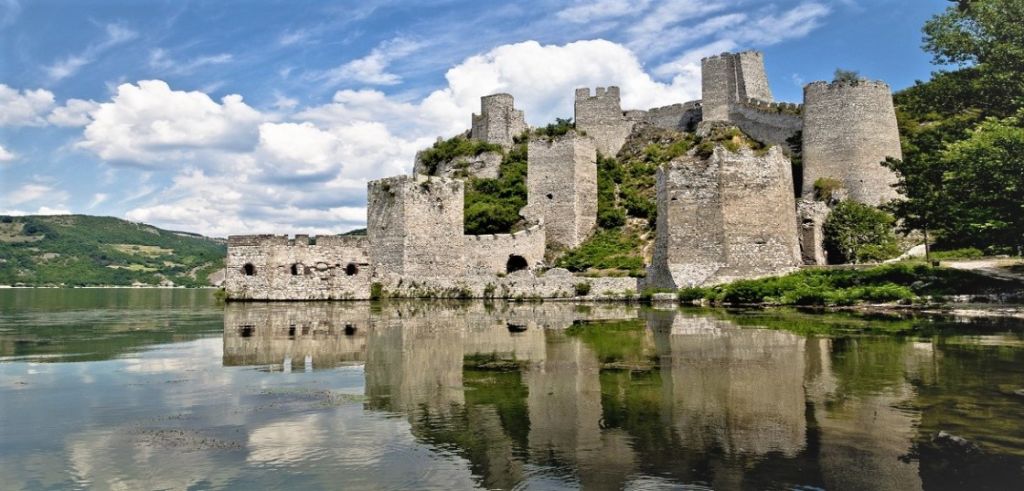 Golubac Fortress, Iron Gate Gorge, Lepenski Vir Archaeological Site Serbia  – suemtravels